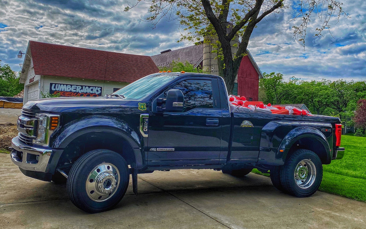 Firewood, Mulch and Cooking Wood in Chicago Lumberjacks