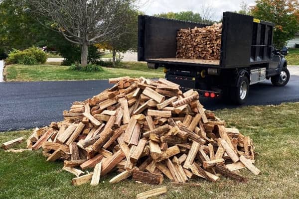 A truck from Lumberjacks delivering kiln-dried firewood