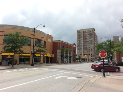 An intersection in downtown Arlington Heights, IL