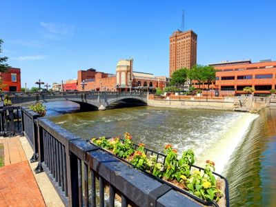 Outdoor view of Aurora, IL
